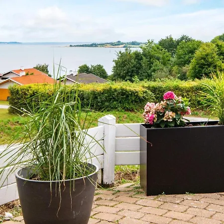 6 Person In Aabenraa-by Traum أبينرا